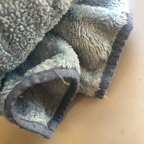 AS IS North Face XS Fuzzy Blue Sweater - Picture 9 of 9